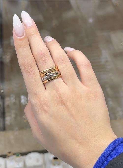 انگشتر پورتفینو 4 لاین