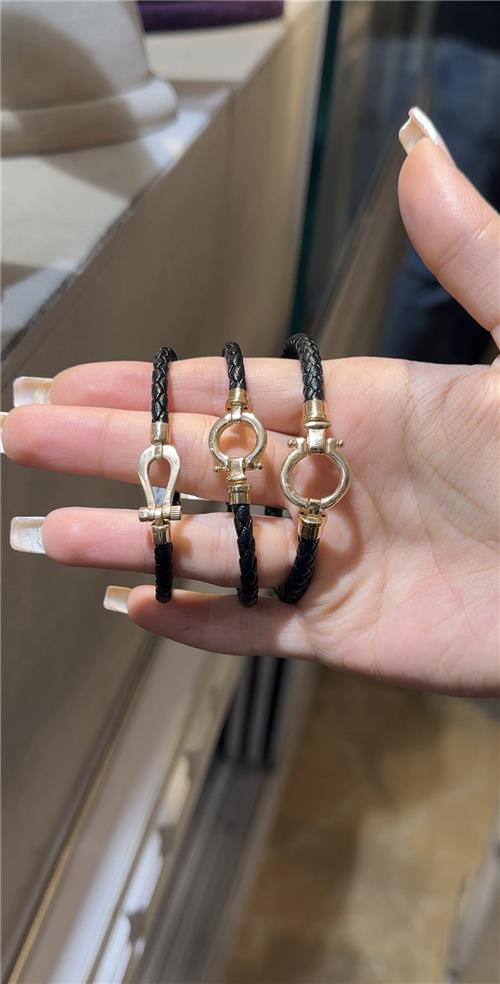 دستبند چرم امگا