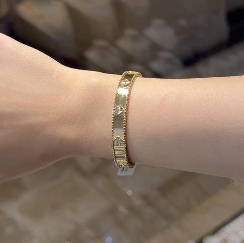 Van-Cleef-bracelet