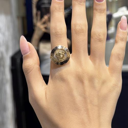 Versace-ring