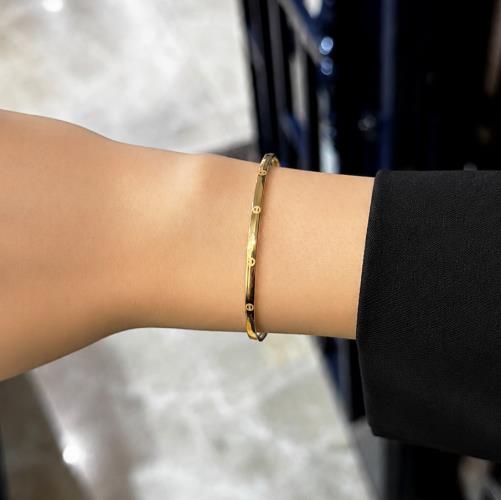 Love-Cartier-bracelet