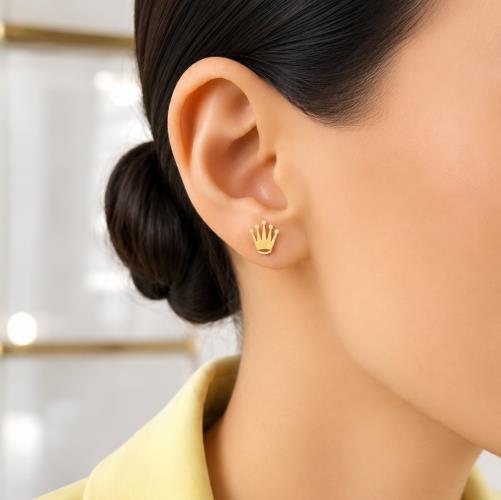 Minimalist-stud-earrings