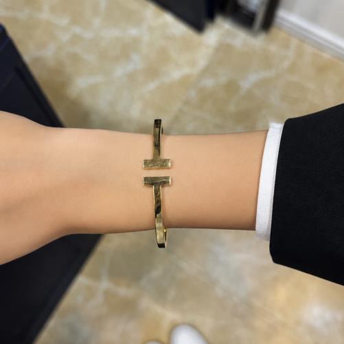 Tiffany-bangle