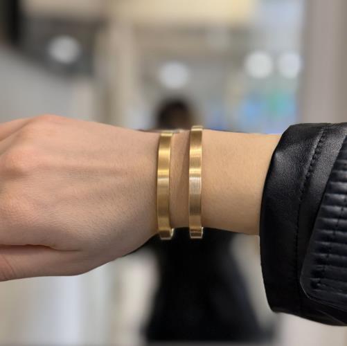 Cartier-matte-bangle1