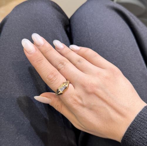 Liora-ring