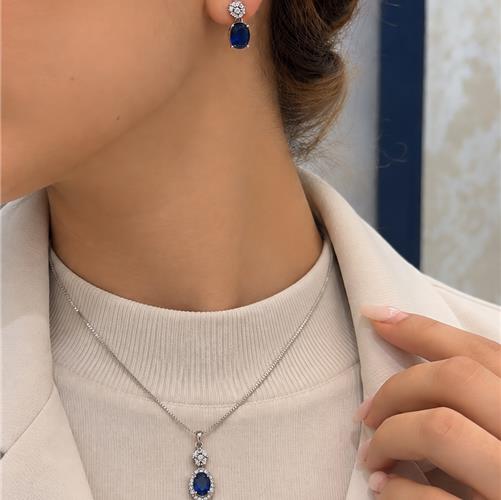 Half-set-of-jewelry-design