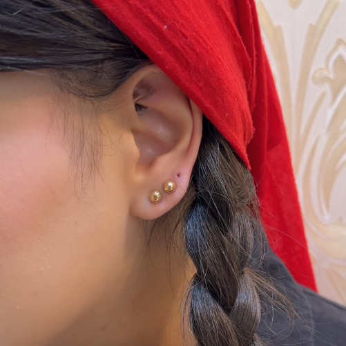 Stud-earrings