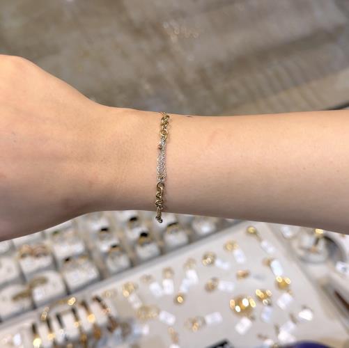 Delicate-chain-bracelet