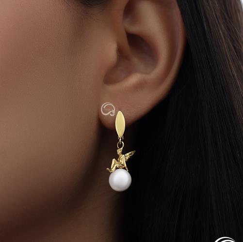 pearl-earrings
