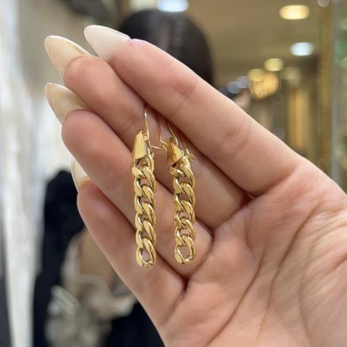 Cartier-stud-earrings