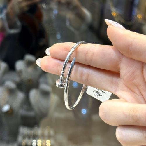 Cartier-nail-bracelet