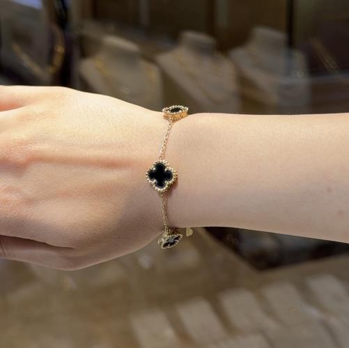 Van-Cleef-bracelet