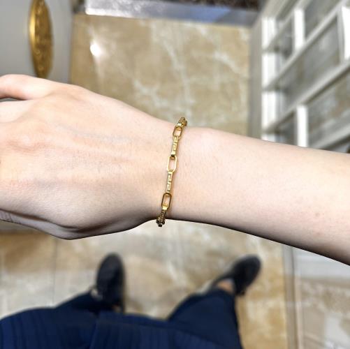 -Versace-design-bracelet