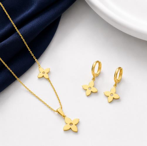 Louis-Vuitton-half-set