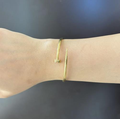 Cartier-nail-bracelet