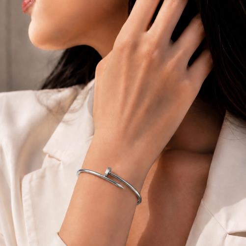 Cartier-nail-bracelet