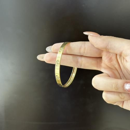 Love-Cartier-bracelet