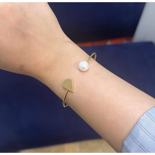 Pearl-bangle