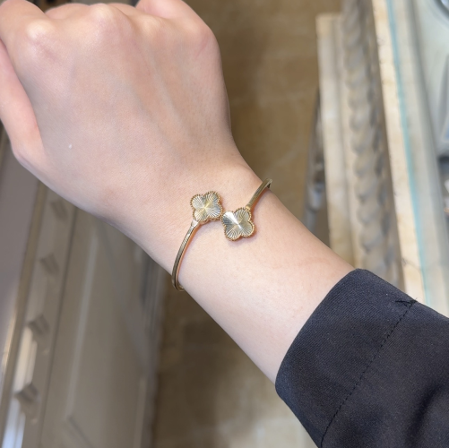 Bangle-Van-Cleef