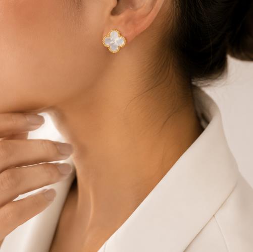 Van-Cleef-earrings