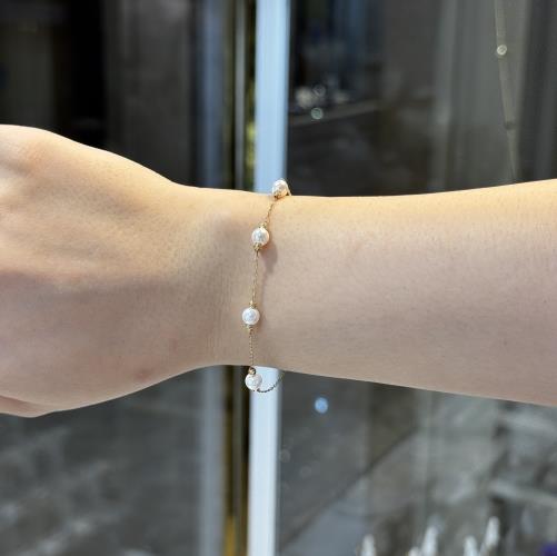Delicate-chain-bracelet