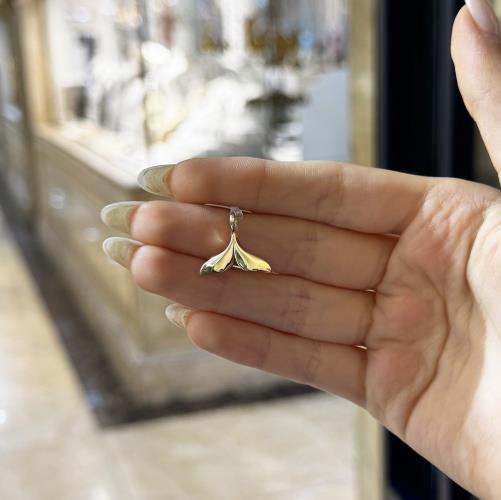 Whale-Tail-Medal