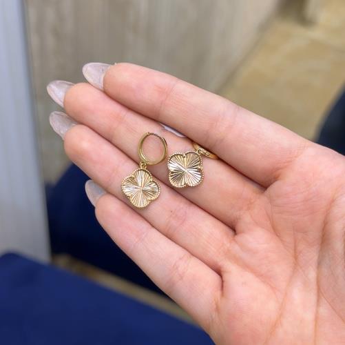 Van-Cleef-earrings