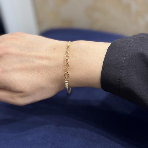 Delicate-chain-bracelet