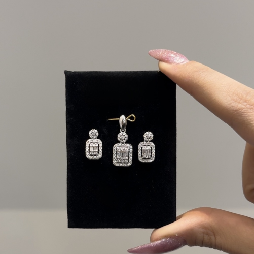 Half-set-of-jewelry-stand