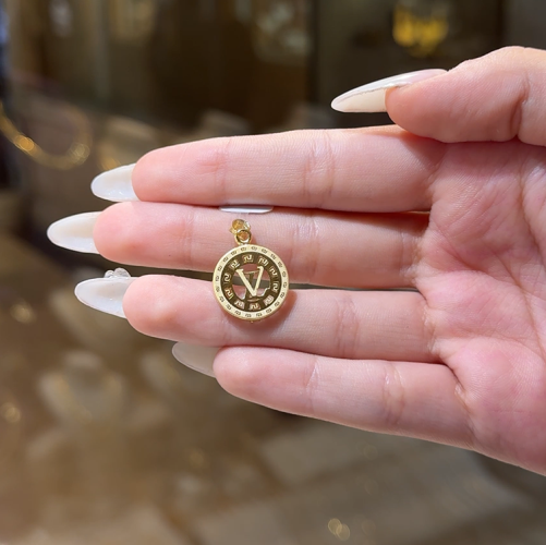 Louis-Vuitton-Medal