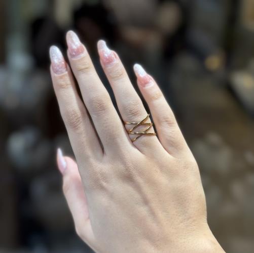 Minimal-hug-ring