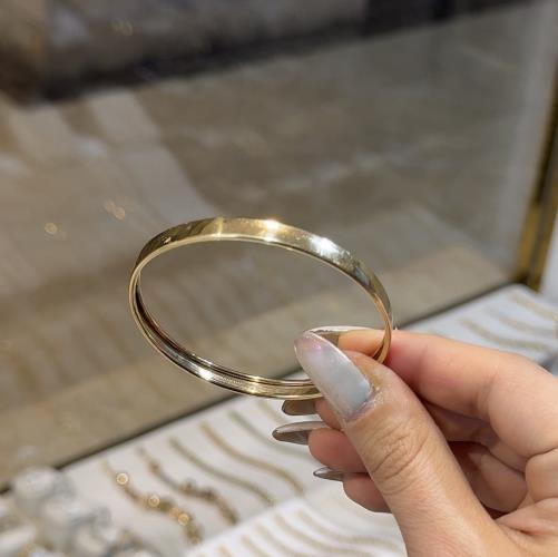 Mirror-bangle
