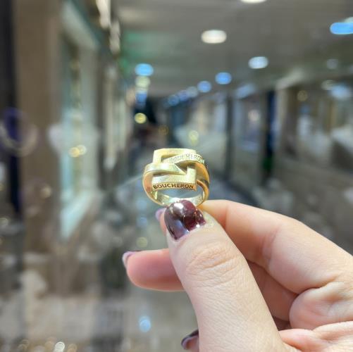 Roman-Bouche-Ring