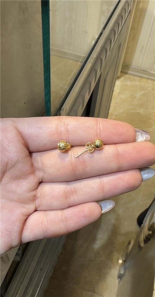 گوشواره میخی